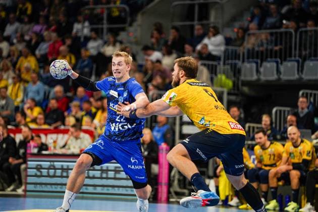 26 10 2025, xdaymx, Handball Daikin HBL, Rhein Neckar Loewen TVB Stuttgart v l Torben Matzken TVG Steven Lucnar Jacobsen RNL Mannheim