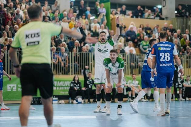 Dominik Weiss HC Oppenweiler Backnang, 07 and Nick Froehlich HC Oppenweiler Backnang, 10 do not understand the referees decision, HC Oppenweiler Backnang vs HBW Balingen Weilstetten, Handball, 2 Bundesliga, Matchday 9, Season 2025 2026, 26 10 2025, HC Oppenweiler Backnang vs HBW Balingen Weilstetten, Handball, 2 Bundesliga, Matchday 9, Season 2025 2026, 26 10 2025 Backnang Copyright: xEibner-Pressefoto LarsxNeumannx EP_LNN