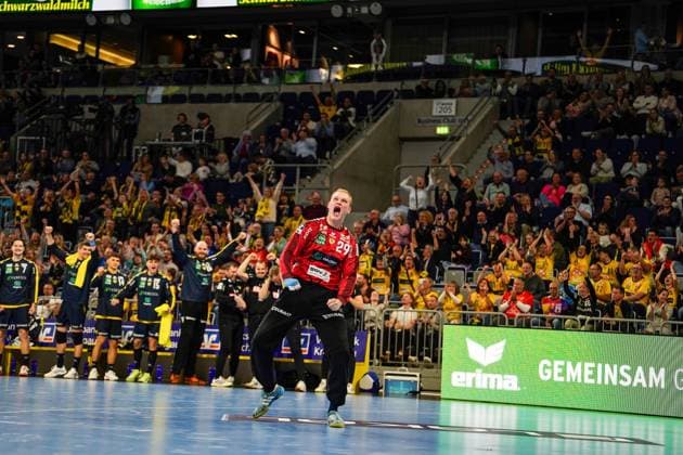 26 10 2025, xdaymx, Handball Daikin HBL, Rhein Neckar Loewen TVB Stuttgart v l Jubel David Späth RNL Mannheim
