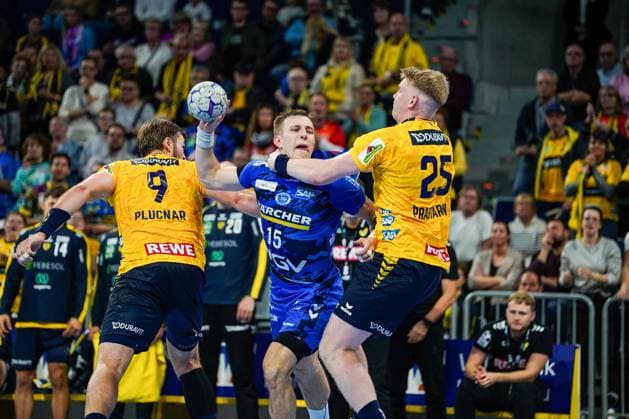 26 10 2025, xdaymx, Handball Daikin HBL, Rhein Neckar Loewen TVB Stuttgart v l Steven Jacobsen RNL , Simone Mengon TVG Haukur Thrastarson RNL Mannheim