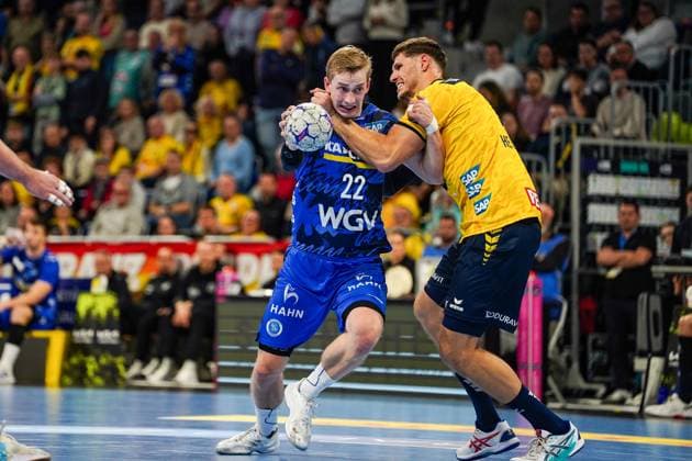 26 10 2025, xdaymx, Handball Daikin HBL, Rhein Neckar Loewen TVB Stuttgart v l Torben Matzken TVG Sebastian Heymann RNL Mannheim