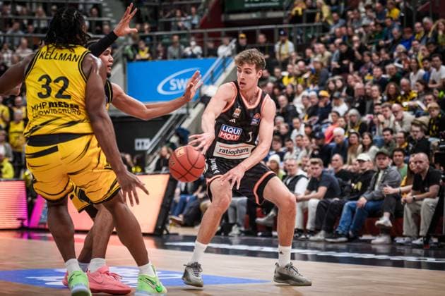 Tobias Jensen ratiopharm Ulm, 07 vs 24nhp and Keeshawn Kellman MHP RIESEN Ludwigsburg, 32 GER, MHP Riesen Ludwigsburg vs ratiopharm Ulm, easycredit BBL, Basketball, Bundesliga, Matchday 5, Season 2025 2026, 26 10 2025 GER, MHP Riesen Ludwigsburg vs ratiopharm Ulm, easycredit BBL, Basketball, Bundesliga, Matchday 5, Season 2025 2026, 26 10 2025 Ludwigsburg Copyright: xSandyxDinkelackerx EP_SDR