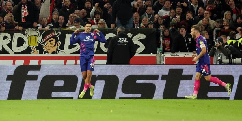 26 10 25 VfB Stuttgart 1 FSV Mainz 05 Germany, Stuttgart, 26 10 2025, Soccer, Bundesliga, Season 2025 2026, VfB Stuttgart 1 FSV Mainz 05 Nadiem Amiri 1 FSV Mainz 05 Cheer Goal Penalty 0 1 Amiri