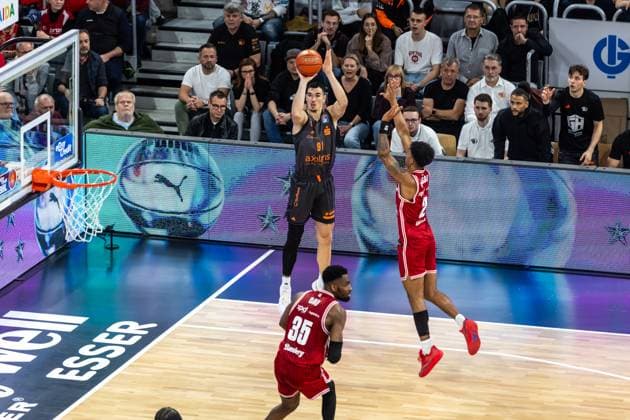 GER, easy Credit Basketball Bundesliga, BMA365 Bamberg Baskets Niners Chemnitz 26 10 2025, BROSE Arena, Bamberg, GER, easy Credit Basketball Bundesliga, BMA365 Bamberg Baskets Niners Chemnitz Yordan Minchev Niners Chemnitz, 91 Photo Alexander Trienitz Bamberg BROSE Arena Bayern Germany
