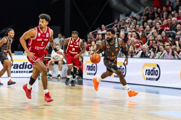 GER, easy Credit Basketball Bundesliga, BMA365 Bamberg Baskets Niners Chemnitz 26 10 2025, BROSE Arena, Bamberg, GER, easy Credit Basketball Bundesliga, BMA365 Bamberg Baskets Niners Chemnitz Corey Davis Jr Niners Chemnitz, 5 Photo Alexander Trienitz Bamberg BROSE Arena Bayern Germany