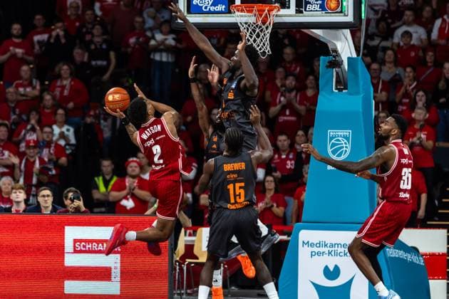 GER, easy Credit Basketball Bundesliga, BMA365 Bamberg Baskets Niners Chemnitz 26 10 2025, BROSE Arena, Bamberg, GER, easy Credit Basketball Bundesliga, BMA365 Bamberg Baskets Niners Chemnitz Ibi Watson BMA365 Bamberg Baskets, 2 Photo Alexander Trienitz Bamberg BROSE Arena Bayern Germany