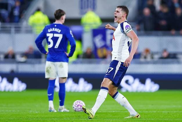 Micky van de Ven of Tottenham Hotspur celebrates scoring a goal to make it 0-2 Everton v Tottenham Hotspur, Premier League, Football, Hill Dickinson Stadium, Liverpool, UK - 26 Oct 2025Liverpool Hill Dickinson Stadium United Kingdom EDITORIAL USE ONLY No use with unauthorised audio, video, data, fixture lists, club league logos or live services. Online in-match use limited to 120 images, no video emulation. No use in betting, games or single club league player publications. Copyright: xMattxWest Shutterstockx 15593518u