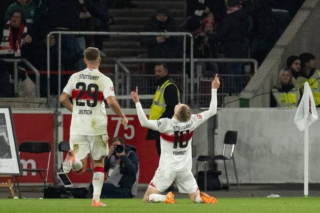Goal to make it 1 1 by Chris Fuehrich VfB Stuttgart, 10 , Cheers goal celebration GER, VfB Stuttgart vs 1 FSV Mainz 05, Football, Men, 1 Bundesliga, Matchday 8, Season 2025 2026, 26 10 2025, DFL DFB REGULATES PROHIBIT ANY USE OF PHOTOGRAPHS AS IMAGE SEQUENCES AND OR QUASI VIDEO, GER, VfB Stuttgart vs 1 FSV Mainz 05, Football, Men, 1 Bundesliga, Matchday 8, Season 2025 2026, 26 10 2025 Stuttgart Copyright: xEibner-Pressefoto WolfgangxFrankx EP_WFK