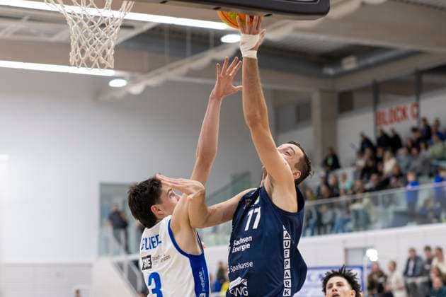 BARMER 2 Basketball Bundesliga ProB Süd CATL Basketball Löwen vs Dresden Titans Erfurt 26 10 2025 Léonar Fliege 3 CATL Basketball Löwen vs Simeon Dimitrov 77 Dresden Titans BARMER 2 Basketball Bundesliga ProB Süd CATL Basketball Löwen vs Dresden Titans Riethsporthalle Erfurt 26 10 2025 Copyright: xBEAUTIFULxSPORTS Duehringx