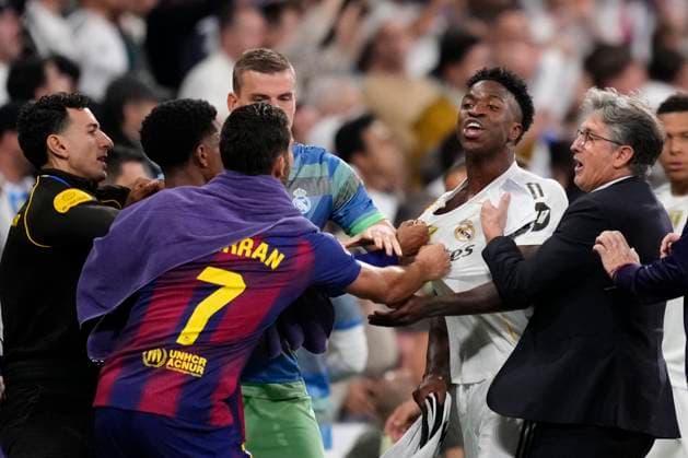 Football, Spain, Real Madrid - FC Barcelona, Vinicius Juniors outburst