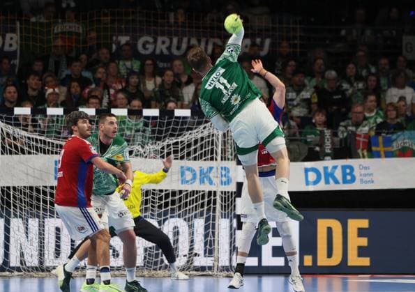 GER HBL Season 2025 2026 FÜCHSE Berlin vs HSV Hamburg, 26 10 25, Max Schmeling Halle, Berlin, Jacob LASSEN HSV Hamburg 9 , Mijajlo MARSENIC Füchse Berlin 93 , Mohamed EL TAYAR HSV Hamburg 12 , Lasse Bredekjaer ANDERSSON Füchse Berlin 11