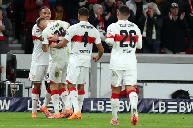 26 10 2025, xrekx, Fußball 1 Bundesliga, VfB Stuttgart 1 FSV Mainz 05 v l Torjubel nach dem Tor zum celebrating the goal celebrate 1 1 durch Chris Führich Fuehrich VfB Stuttgart mit Jamie Leweling VfB Stuttgart DFL DFB REGULATIONS PROHIBIT ANY USE OF PHOTOGRAPHS as IMAGE SEQUENCES and or QUASI VIDEO Stuttgart
