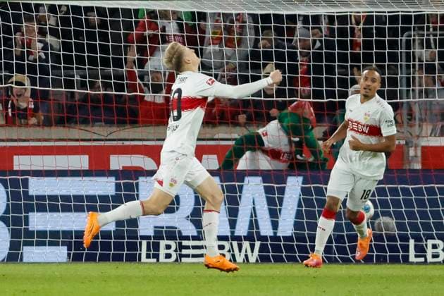 Goal celebration VfB Stuttgart at 1 1 by Chris Führich, Fuhrich VfB Stuttgart, 10 , Germany, Soccer, 1 Bundesliga, 8 Matchday, 2025 2026, VfB Stuttgart vs 1 FSV Mainz 05, 26 10 2025, MHP Arena, Stuttgart, Germany Stuttgart MHP Arena Baden Württemberg Germany Copyright: xGrantxHubbsx