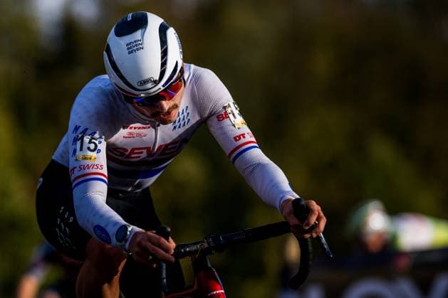 British Cameron Mason pictured in action during the men s elite race of the Superprestige race of Overijse, stage 2 (out of 8) in the Superprestige cyclocross competition, in Overijse, Sunday 26 October 2025. JASPERxJACOBS  x138022854x