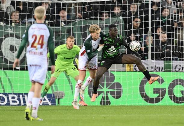 Cercle s Emmanuel Kakou and Cercle s Oumar Diakit fight for the ball during a soccer match between Cercle Brugge and Zulte Waregem, Sunday 26 October 2025 in Brugge, on day 12 of the 2025-2026 Jupiler Pro League first division of the Belgian championship. JOHNxTHYS  x138022881x