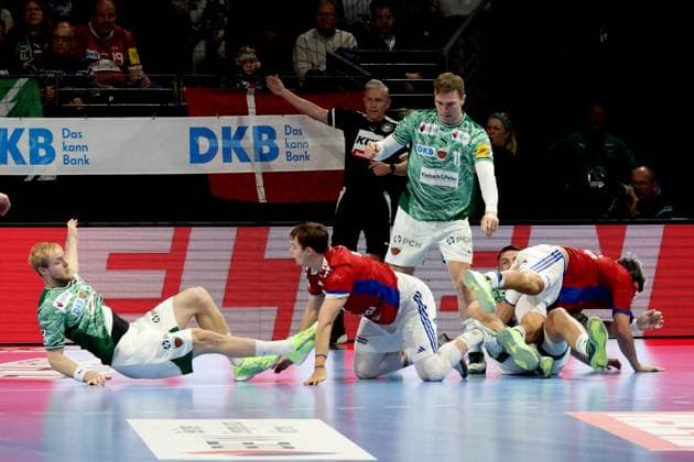 DEU, DHB, 1 HBL, Fuechse Berlin vs HSV, 26 10 2025, Max Schmeling Halle, Berlin, DEU, DHB, 1 HBL, Fuechse Berlin vs HSV, in the picture Lasse Andersson Fuechse Berlin 11 , Matthes Langhoff Fuechse Berlin 25 , nordphotoxGmbHx xEngler nph00076