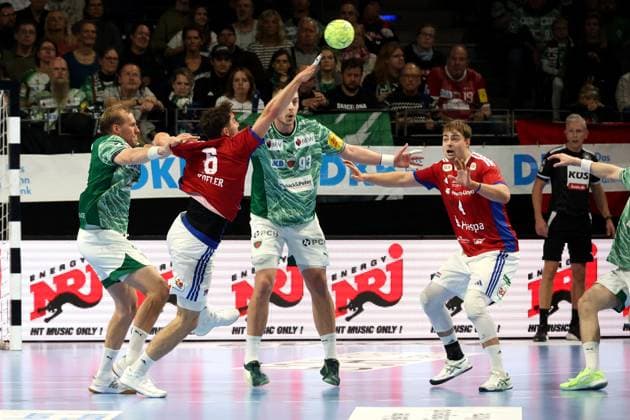 DEU, DHB, 1 HBL, Fuechse Berlin vs HSV, 26 10 2025, Max Schmeling Halle, Berlin, DEU, DHB, 1 HBL, Fuechse Berlin vs HSV, in the picture Max Darj Fuechse Berlin 5 , Mijajlo Marsenic Fuechse Berlin 93 , Elias Kofler HSV Hamburg 6 nordphotoxGmbHx xEngler nph00076
