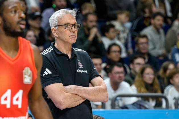 GER, Berlin, Basketball, Alba Berlin vs FC Bayern Basketball in the Uber Arena, BBL, Matchday 5, in the picture from l Gordon Herbert FCB, Coach , 26 10 2025 Copyright: HMBxMedia UwexKoch