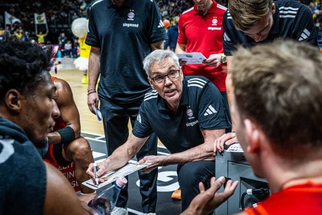 Basketball Berlin 26 10 2025 Season 2025 2026 easyCredit BBL 1 Bundesliga Men, Men Alba Berlin FC Bayern Munich Basketball Gordon Herbert Munich, Coach
