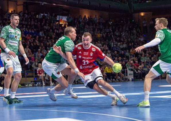 Handball, Men, Season 2025 2026, DAIKIN Handball Bundesliga 10 Matchday , Füchse Berlin HSV Hamburg, f l Mijajlo Marsenic Füchse Berlin , Max Darj Füchse Berlin , Moritz Sauter Hamburg , Mathias Gidsel Füchse Berlin , 26 10 2025, Copyright: xSebastianxRäppold MatthiasxKochx