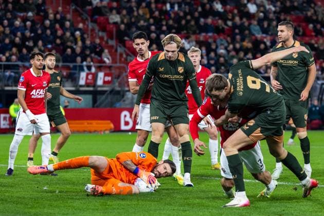 ALKMAAR , 26-10-2025 , AFAS Stadium , season 2025 2026 , Dutch Eredivisie football , match between AZ and FC Utrecht , Picture shows FC Utrecht goalkeeper Vasilis Barkas making a save. AZ - Utrecht  x31703211x Copyright: