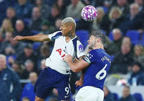 Richarlison of Tottenham Hotspur and James Tarkowski of Everton Everton v Tottenham Hotspur, Premier League, Football, Hill Dickinson Stadium, Liverpool, UK - 26 Oct 2025Liverpool Hill Dickinson Stadium United Kingdom EDITORIAL USE ONLY No use with unauthorised audio, video, data, fixture lists, club league logos or live services. Online in-match use limited to 120 images, no video emulation. No use in betting, games or single club league player publications. Copyright: xMattxWest Shutterstockx 15593518ac