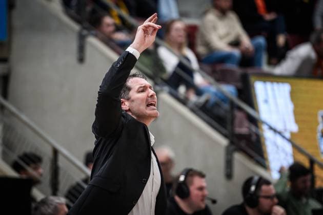 Ty Harrelson ratiopharm Ulm, Head Coach visibly dissatisfied, excited, scream from the sidelines GER, MHP Riesen Ludwigsburg vs ratiopharm Ulm, easycredit BBL, Basketball, Bundesliga, Matchday 5, Season 2025 2026, 26 10 2025 GER, MHP Riesen Ludwigsburg vs ratiopharm Ulm, easycredit BBL, Basketball, Bundesliga, Matchday 5, Season 2025 2026, 26 10 2025 Ludwigsburg Copyright: xSandyxDinkelackerx EP_SDR