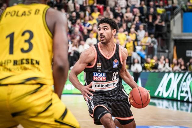 Mark Smith ratiopharm Ulm, 13 GER, MHP Riesen Ludwigsburg vs ratiopharm Ulm, easycredit BBL, Basketball, Bundesliga, Matchday 5, Season 2025 2026, 26 10 2025 GER, MHP Riesen Ludwigsburg vs ratiopharm Ulm, easycredit BBL, Basketball, Bundesliga, Matchday 5, Season 2025 2026, 26 10 2025 Ludwigsburg Copyright: xSandyxDinkelackerx EP_SDR