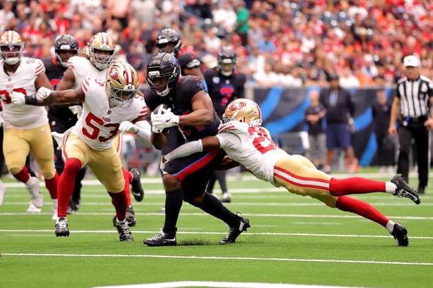 October 26, 2025, Houston, Texas, U.S: Houston Texans running back Nick Chubb (21) is tackled by San Francisco 49ers cornerback Upton Stout (20) after a pass reception during the first quarter of the NFL, American Football Herren, USA game between the Houston Texans and the San Francisco 49ers at NRG Stadium in Houston, TX on October 26, 2025. Houston U.S - ZUMAw137 20251026_aap_w137_031 Copyright: xErikxWilliamsx