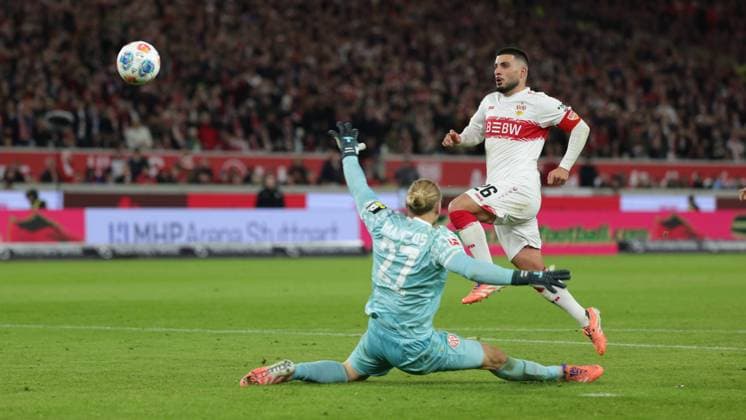 Stuttgart, Bundesliga soccer VfB Stuttgart vs. 1 FSV Mainz 05, Deniz Undav VfB scores the goal to 2 1 According to the regulations of the DFL German Football League, it is prohibited to use or have used photographs taken in the stadium and or of the match in the form of sequential images and or video-like photo series
