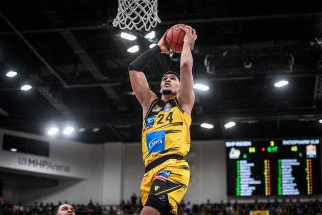 Brandon Tischler MHP RIESEN Ludwigsburg, 24 with the basketball on the way to the basket GER, MHP Riesen Ludwigsburg vs ratiopharm Ulm, easycredit BBL, Basketball, Bundesliga, Matchday 5, Season 2025 2026, 26 10 2025 GER, MHP Riesen Ludwigsburg vs ratiopharm Ulm, easycredit BBL, Basketball, Bundesliga, Matchday 5, Season 2025 2026, 26 10 2025 Ludwigsburg Copyright: xSandyxDinkelackerx EP_SDR