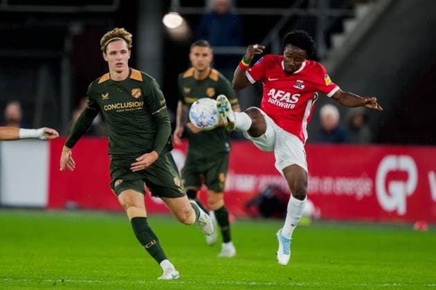 ALKMAAR , 26-10-2025 , AFAS stadium , season 2025 2026 , Dutch Eredivisie football , match between AZ and FC Utrecht , Picture shows FC Utrecht player Matisse Didden and AZ player Ibrahim Sadiq AZ - Utrecht  x31705249x Copyright: