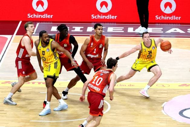 DEU, easyCredit BBL, ALBA vs Bayern Muenchen, 26 10 2025, Uber Arena, Berlin, DEU, easyCredit BBL, ALBA vs Bayern Muenchen, im Bild nordphotoxGmbHx xEngler nph00076