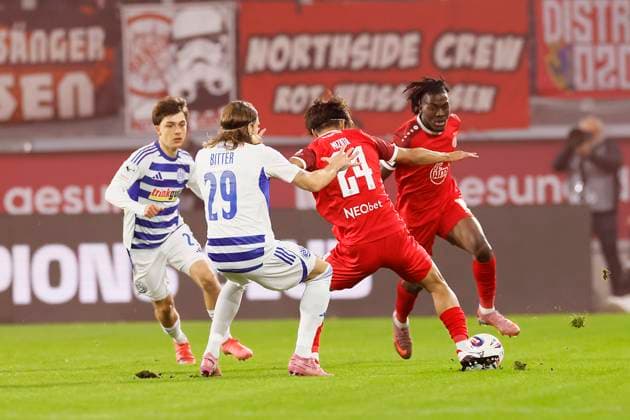 Soccer 3 Liga, Matchday 12, Season 2025 2026, MSV Duisburg Rot Weiss Essen on 26 10 2025 at the Schauinsland Reisen Arena in Duisburg Franci Bouebari Rot Weiss Essen