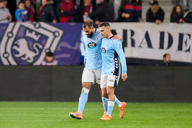 October 26, 2025, Pamplona, Navarra, SPAIN: Ferran Jutgla of RC Celta de Vigo celebrates after scoring the team s first goal during the LaLiga EA Sports match between CA Osasuna and RC Celta de Vigo at El Sadar on October 26, 2025, in Pamplona, Spain. Pamplona SPAIN - ZUMAa181 20251026_zaa_a181_240 Copyright: xRicardoxLarreinax