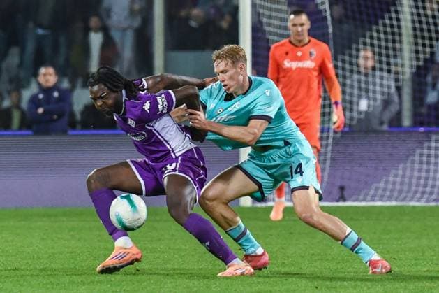 Bioty Moise Kean (Fiorentina) hampered by Torbjorn Heggem (Bologna) during ACF Fiorentina vs Bologna FC, Italian soccer Serie A match in Florence, Italy, October 26 2025  Copyright: xFabioxFagiolini IPAxSportx xipa-agency.netx xx IPA_67116187 IPA_Agency_IPA67116187