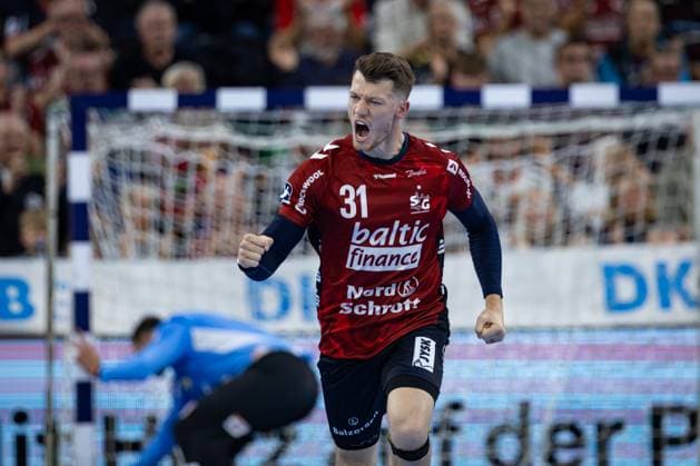 DAIKIN HBL SG Flensburg Handewitt vs. HC Erlangen 26 10 25 Cheers for Emil Jakobsen No 31, SG Flensburg Handewitt DAIKIN HBL SG Flensburg Handewitt vs. HC Erlangen, GP JOULE Arena on 26 10 25 Copyright: xBEAUTIFULxSPORTS MarioxM.xKobergx