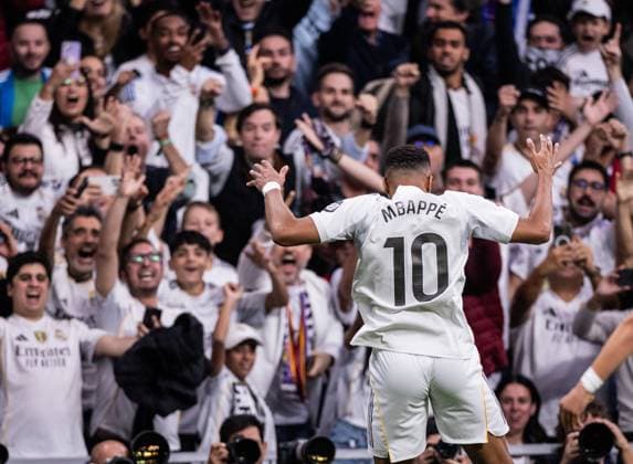 Real Madrid x Barcelona Mbappe (Real Madrid) in action Against Barcelona during the game valid for La Liga at the Santiago Bernabeu stadium, in Madrid, today October 26, 2025. Copyright: xx 0L3A3463