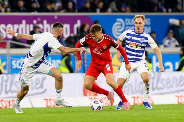 Soccer 3 Liga, Matchday 12, Season 2025 2026, MSV Duisburg Rot Weiss Essen on 26 10 2025 at the Schauinsland Reisen Arena in Duisburg Marvin Obuz Rot Weiss Essen
