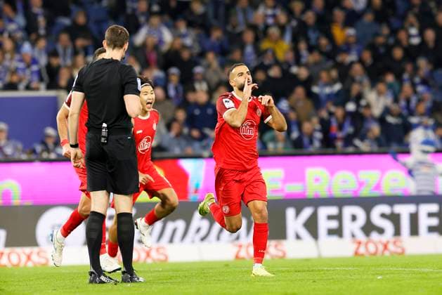 Soccer 3 Liga, Matchday 12, Season 2025 2026, MSV Duisburg Rot Weiss Essen on 26 10 2025 at the Schauinsland Reisen Arena in Duisburg Ramin Safi Rot Weiss Essen Goal celebration Rot Weiss Essen