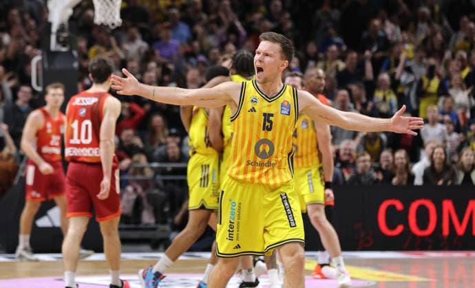 Martin Hermannsson cheers after joy emotion jubilation Sport Basketball BBL Bundesliga Men 5 Matchday Season 2025 2026 26 10 2025 ALBA Berlin vs Bayern Munich