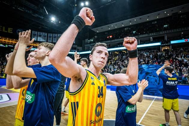 Basketball Berlin 26 10 2025 Season 2025 2026 easyCredit BBL 1 Bundesliga Men, Men Alba Berlin FC Bayern Munich Basketball Jubel Alba Justin Bean Alba Berlin, No 34