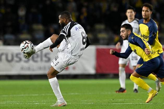 Royale Union Saint-Gilloise v Sint-Truidense VV - Jupiler Pro League BRUSSELS, BELGIUM - OCTOBER 26 : Sissako Abdoulaye midfielder of Sint-Truiden during the Jupiler Pro League match between Royale Union Saint-Gilloise and Sint-Truidense VV on October 26, 2025 in Brussels, Belgium, 26 10 2025 Brussels Belgium  Copyright: xDhax