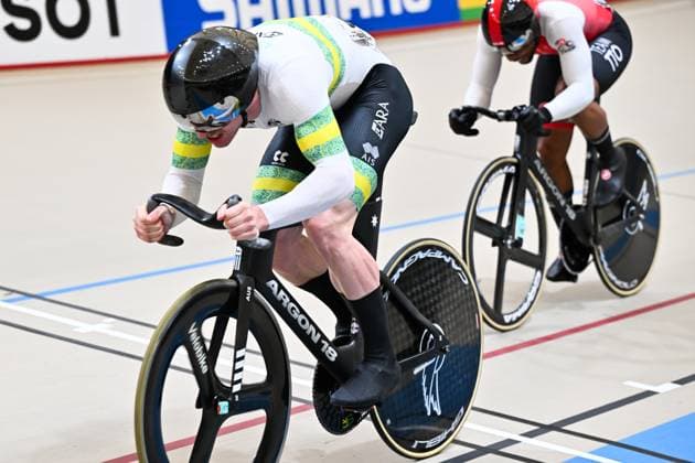 2025 Tissot UCI Track World Championships Picture by Simon Wilkinson SWpix.com - 26 10 2025 - Cycling - 2025 Tissot UCI Track World Championships - Velodromo PenalolÃ n, Santiago, Chile - Men s Sprint - Final for Bronze - Leigh Hoffman (Australia), Nicholas Paul (Trinidad and Tobago) Copyright: x xSWpix.comx(t axPhotographyxHubxLtd)xSimonxWilkinson SWpix.comx SWP-3030-11948