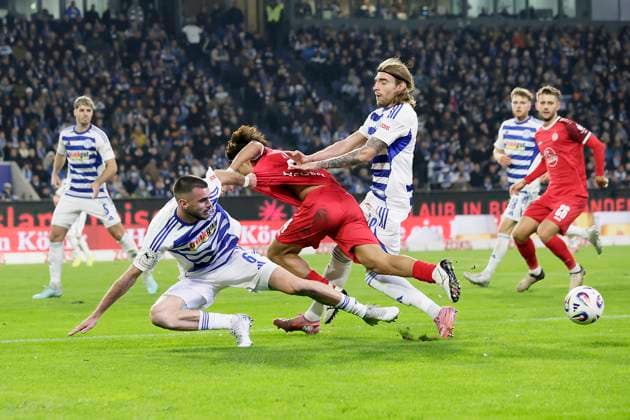 Soccer 3 Liga, Matchday 12, Season 2025 2026, MSV Duisburg Rot Weiss Essen on 26 10 2025 at the Schauinsland Reisen Arena in Duisburg Kaito Mizuta Rot Weiss Essen