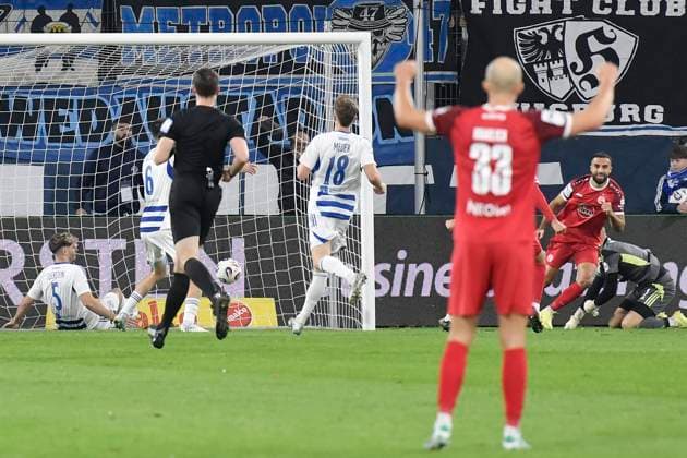 Ramien Safi Essen 7 scores the goal for 1 1 26 10 2025 Soccer MSV Duisburg vs Rot Weiss Essen, Schauinsland Reisen Arena, Duisburg, DFB DFL REGULATIONS PROHIBIT ANY USE OF PHOTOGRAPHS AS IMAGE SEQUENCES AND OR QUASI VIDEO Copyright: xpepphotox xSaschaxWeizx pep00321, pep_20251026_hm_26177