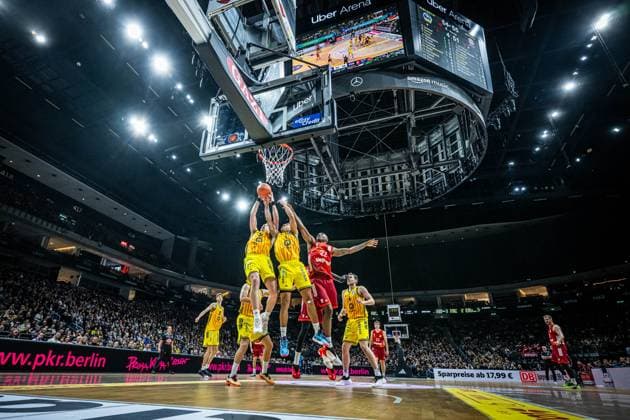 Basketball Berlin 26 10 2025 Season 2025 2026 easyCredit BBL 1 Bundesliga Men, Men Alba Berlin FC Bayern Munich Basketball Justin Bean Alba Berlin, No 34 Jack Kayil Alba Berlin, No 07 Isiaha Mike Munich, No 22