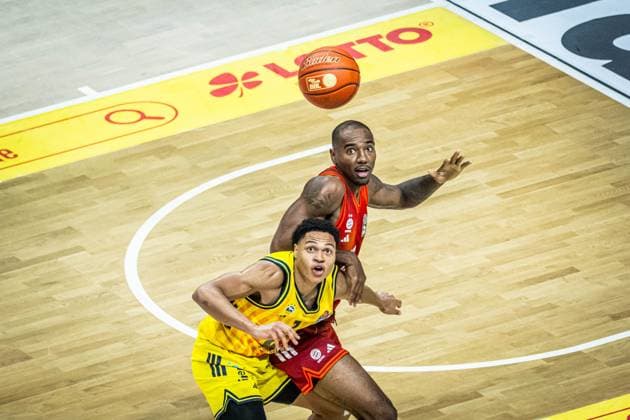 Basketball Berlin 26 10 2025 Season 2025 2026 easyCredit BBL 1 Bundesliga Men, Men Alba Berlin FC Bayern Munich Basketball Jack Kayil Alba Berlin, No 07 Isiaha Mike Munich, No 22
