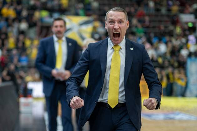 Mikko Riipinen MHP RIESEN Ludwigsburg, Head Coach , positive emotions, GER, MHP RIESEN Ludwigsburg vs ratiopharm ulm, easycredit BBL, Basketball, Bundesliga, Matchday 5, Season 2025 2026, 26 10 2025, GER, MHP RIESEN Ludwigsburg vs ratiopharm ulm, easycredit BBL, Basketball, Bundesliga, Matchday 5, Season 2025 2026, 26 10 2025 Ludwigsburg Copyright: xEibner-Pressefoto SaschaxWaltherx EP_EER