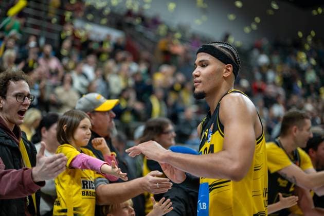 Brandon Tischler MHP RIESEN Ludwigsburg, 24 , positive emotions, GER, MHP RIESEN Ludwigsburg vs ratiopharm ulm, easycredit BBL, Basketball, Bundesliga, Matchday 5, Season 2025 2026, 26 10 2025, GER, MHP RIESEN Ludwigsburg vs ratiopharm ulm, easycredit BBL, Basketball, Bundesliga, Matchday 5, Season 2025 2026, 26 10 2025 Ludwigsburg Copyright: xEibner-Pressefoto SaschaxWaltherx EP_EER